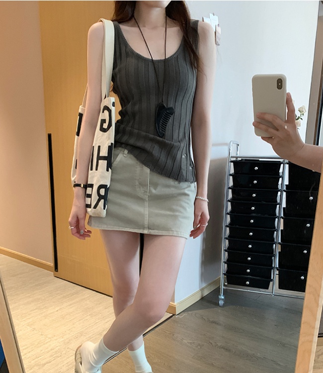 Niche U-neck vest bottoming inside the ride tops for women