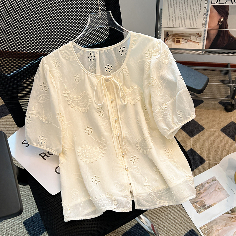 Niche embroidery round neck short sleeve all-match commuting shirt