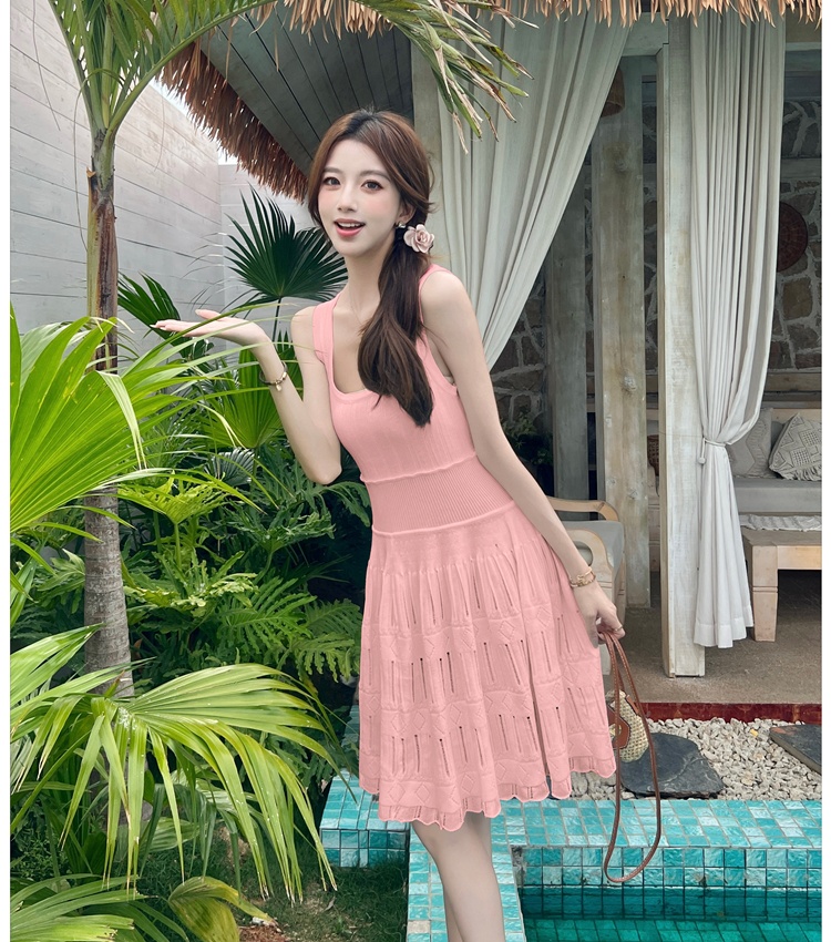 Pinched waist knitted T-back pleated dress