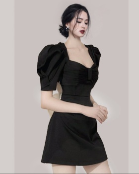 Square collar slim bow back hollow dress