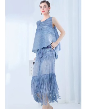 Loose sling skirt tassels Pleats Please tops a set