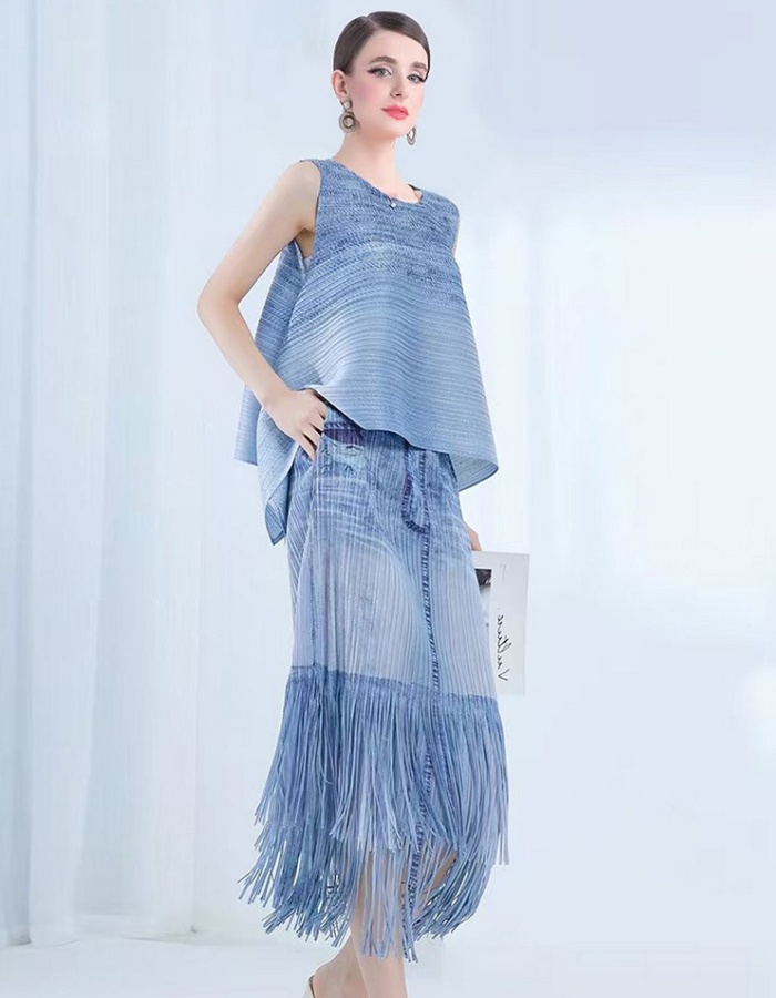 Loose sling skirt tassels Pleats Please tops a set