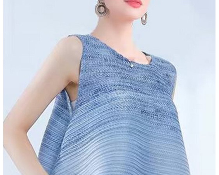Loose sling skirt tassels Pleats Please tops a set