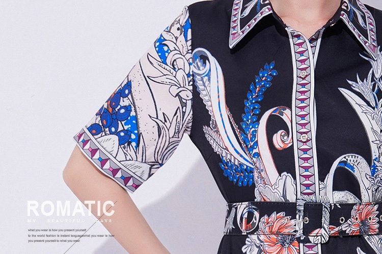 Pinched waist fashion with belt dress