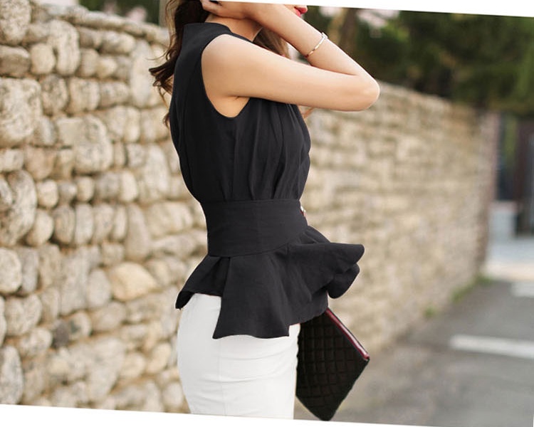 Pinched waist sleeveless tops for women