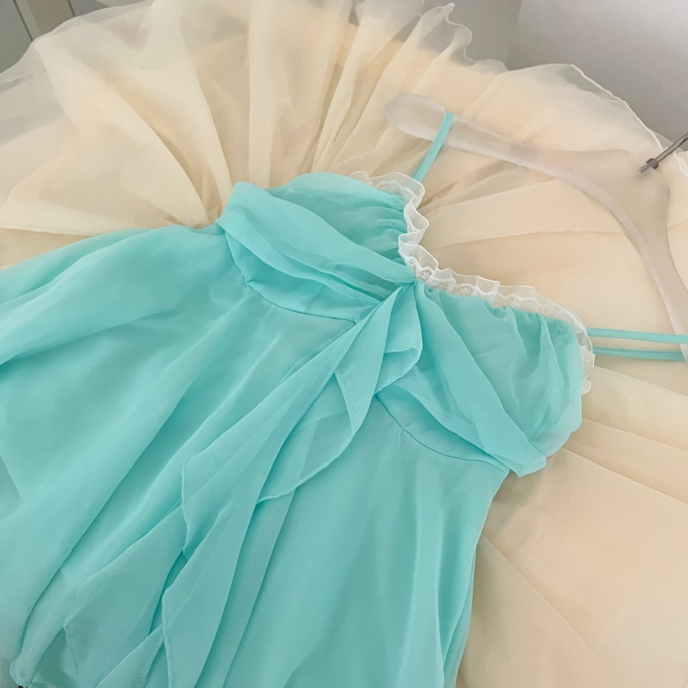 Frenum tops sling short skirt a set