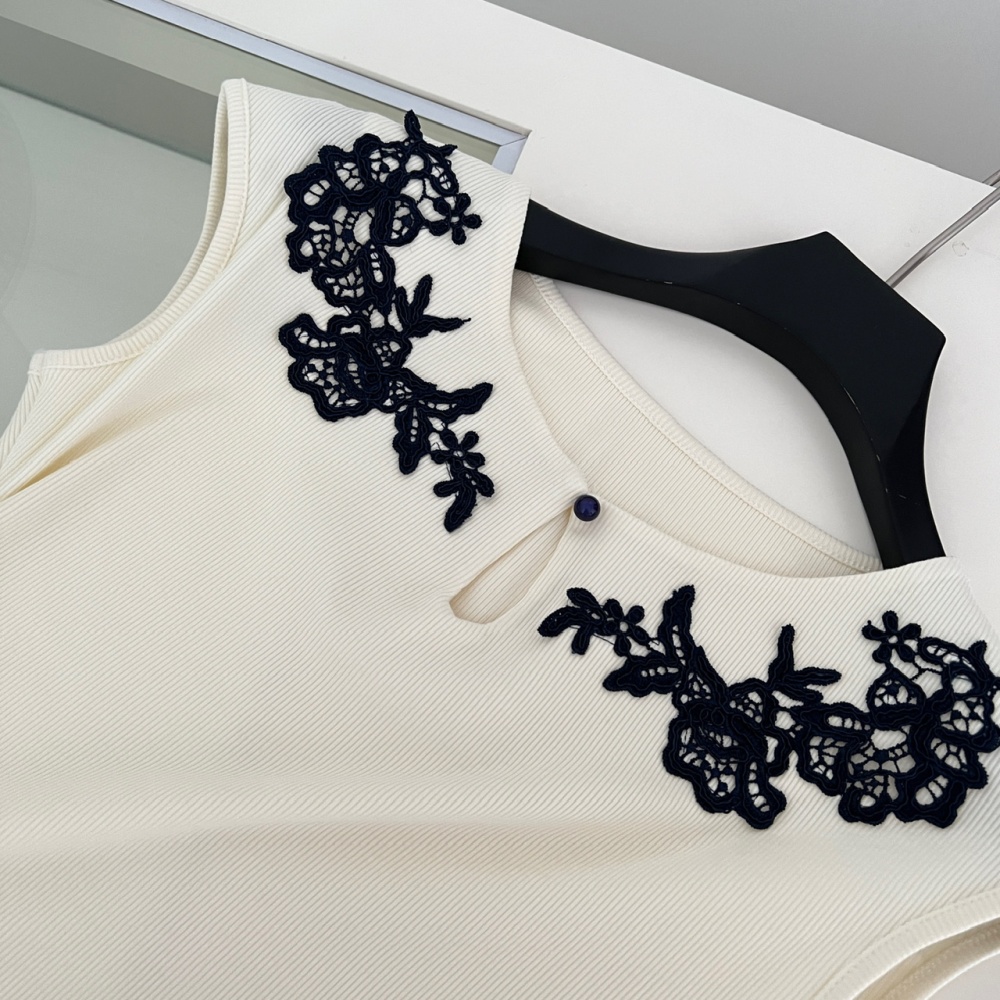 Summer relief tops Chinese style sweater a set