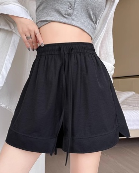 Casual ice silk wears outside large yard loose shorts