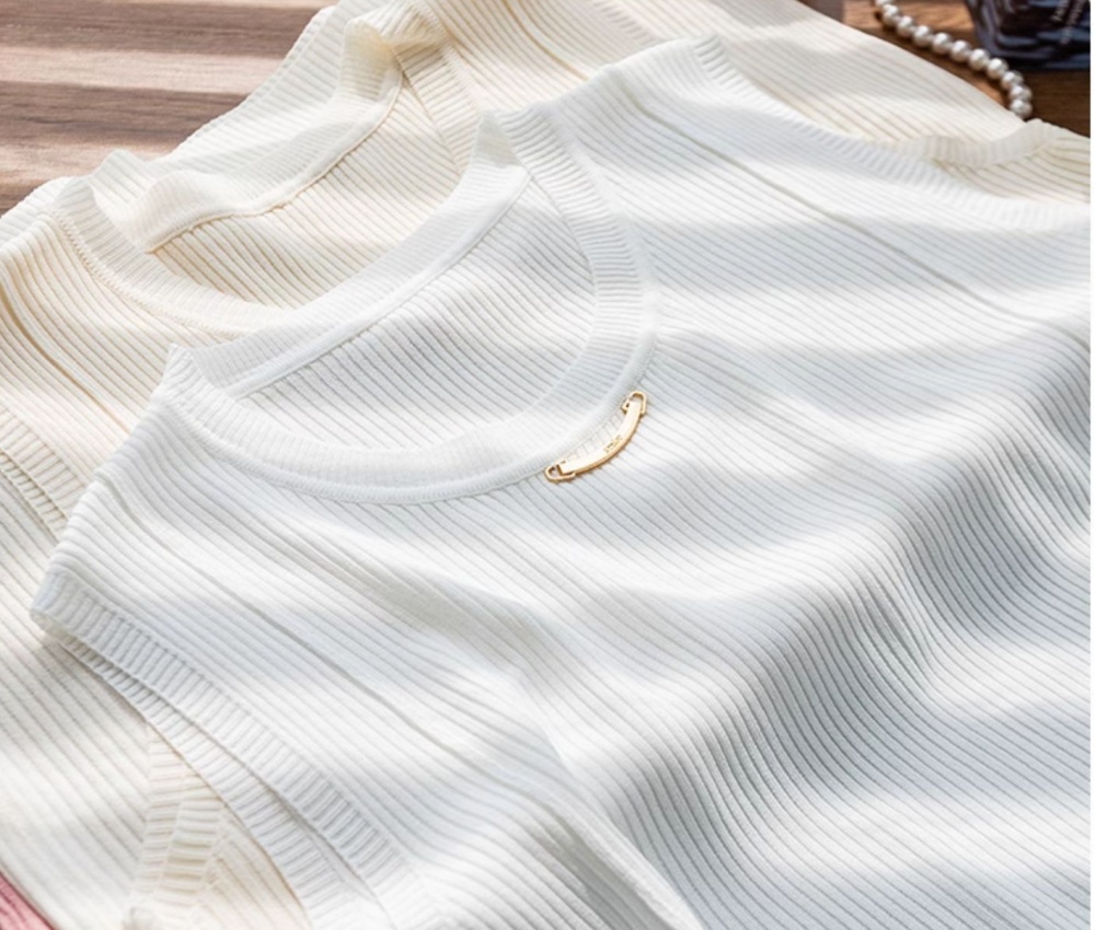 Sling sleeveless bottoming shirt white knitted business suit