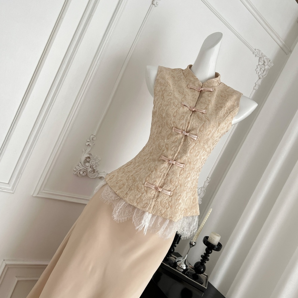 Wears outside skirt sleeveless vest a set for women