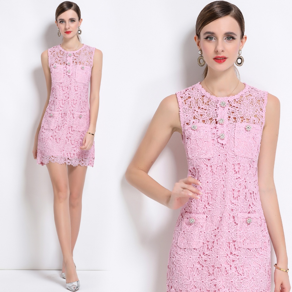 Sleeveless lace T-back round neck summer dress