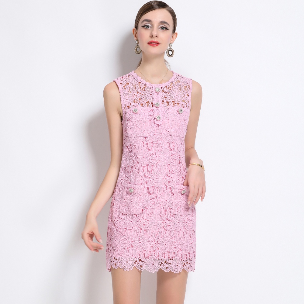 Sleeveless lace T-back round neck summer dress