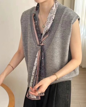Temperament pure scarves Korean style V-neck sweater