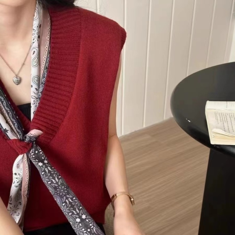 Temperament pure scarves Korean style V-neck sweater
