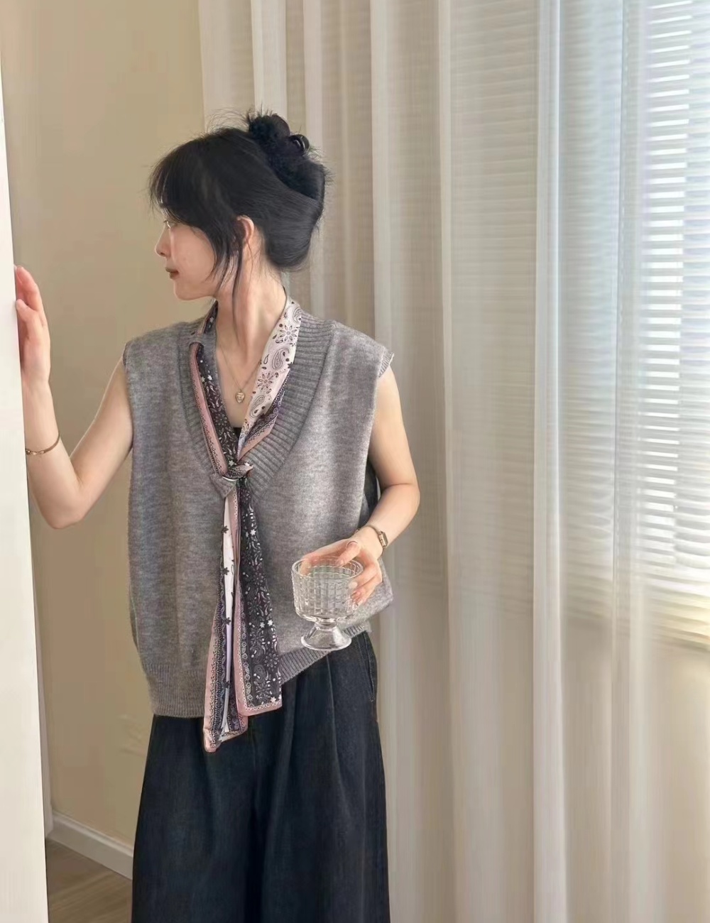 Temperament pure scarves Korean style V-neck sweater