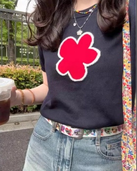 Knitted short tops embroidery unique T-shirt for women