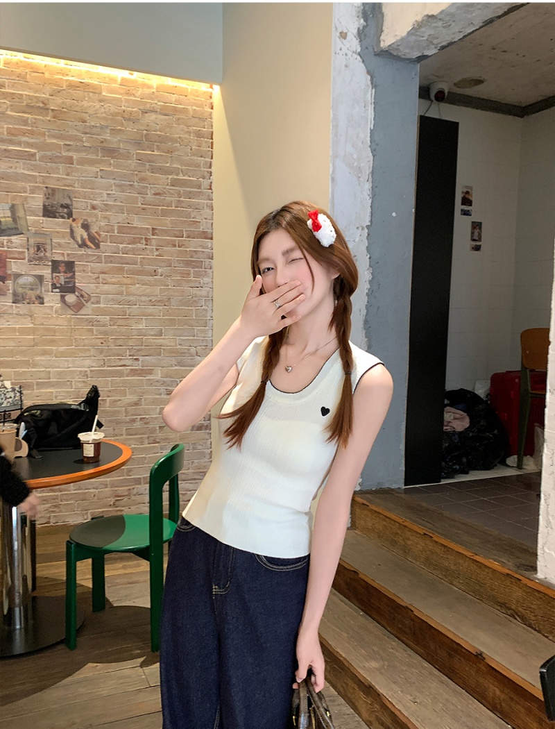 Sleeveless slim short tops sling embroidery vest for women