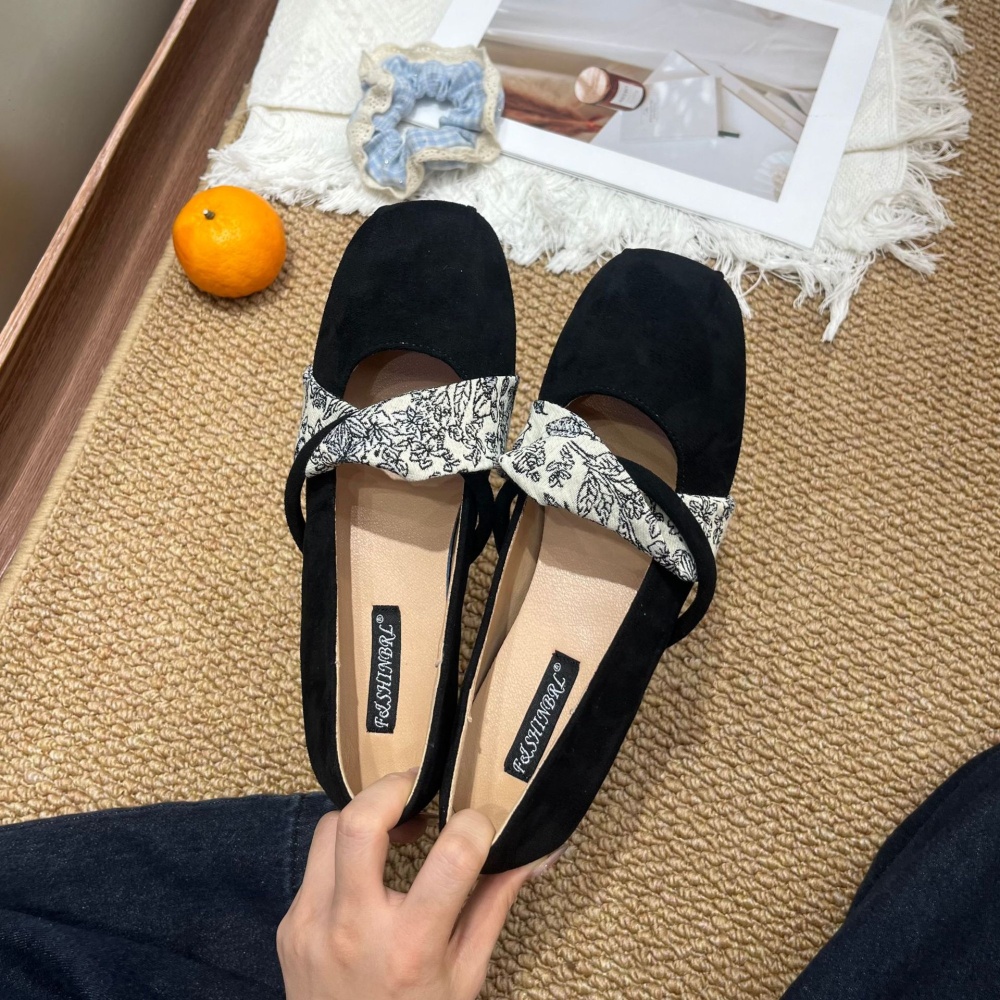 Retro round spring broadcloth France style temperament shoes