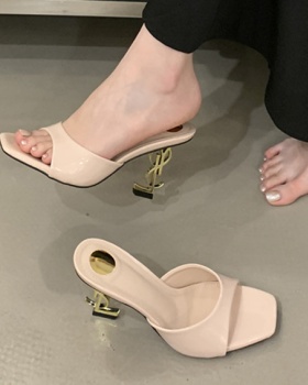 Wears outside letters summer open toe slippers for women