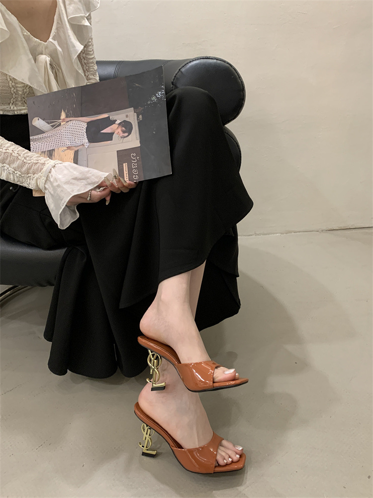 Wears outside letters summer open toe slippers for women