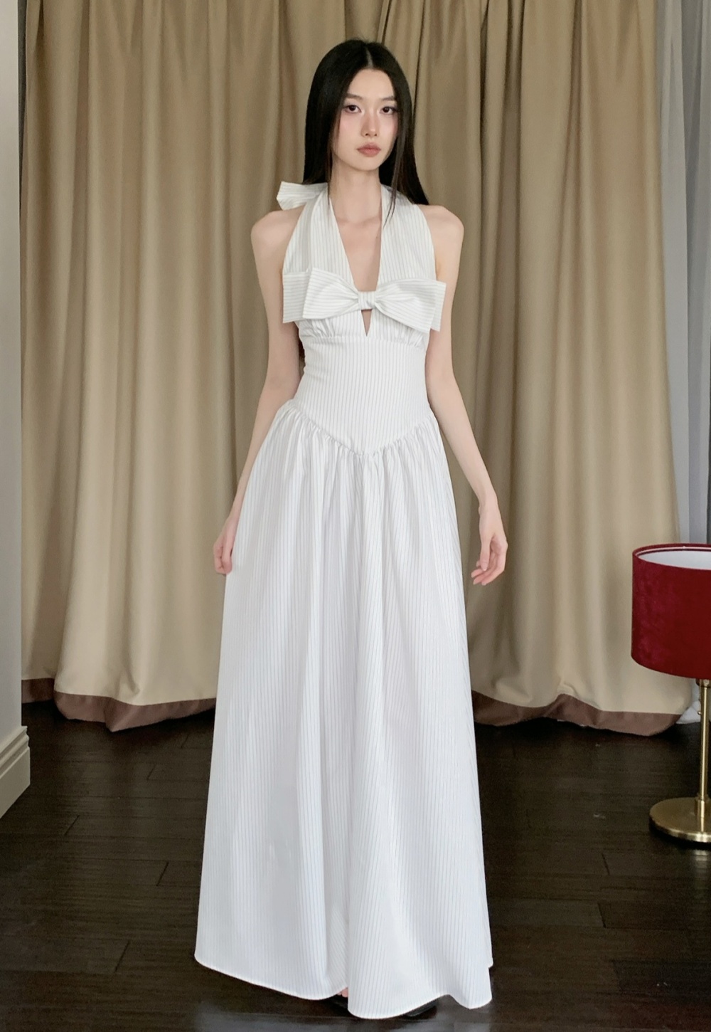 Sleeveless V-neck dress bow long dress