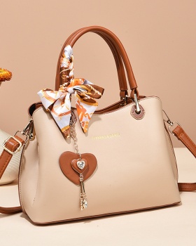 High capacity bag shoulder messenger bag