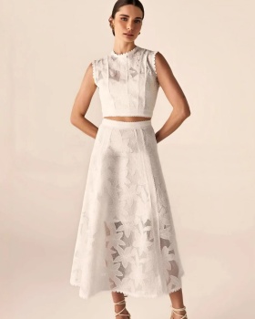 Sleeveless round neck short skirt hollow tops a set