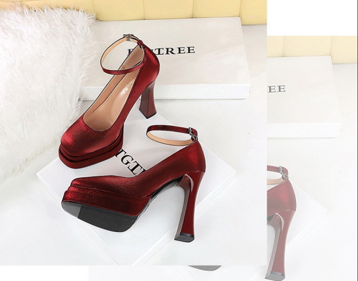 Round European style shoes low thick high-heeled shoes for women