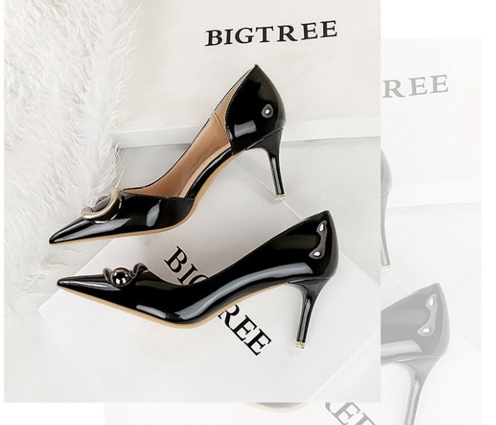 Low metal buckles high-heeled patent leather shoes for women
