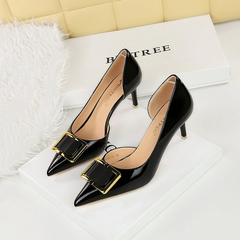 Metal patent leather shoes for women