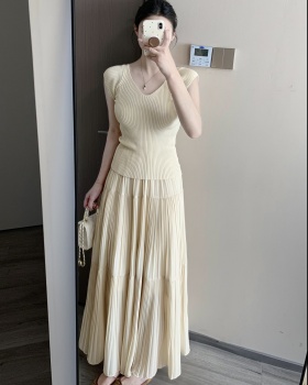 Knitted slim skirt V-neck bottoming shirt 2pcs set for women