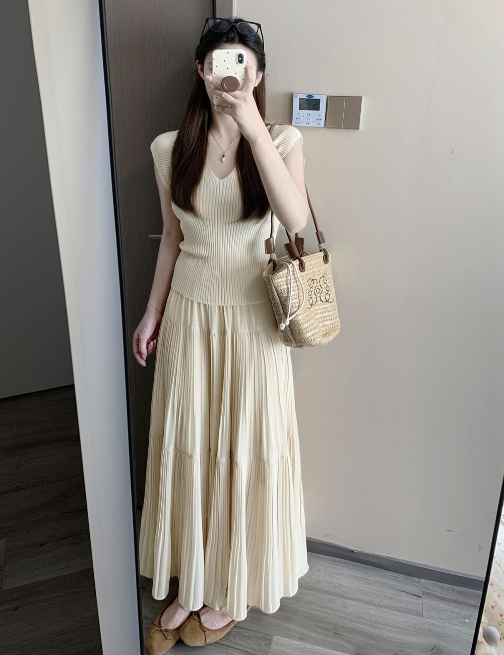 Knitted slim skirt V-neck bottoming shirt 2pcs set for women