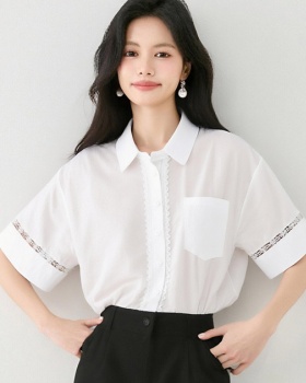 Commuting white small shirt minimalist shirt