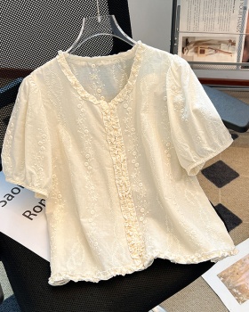 Show young Korean style short sleeve shirt