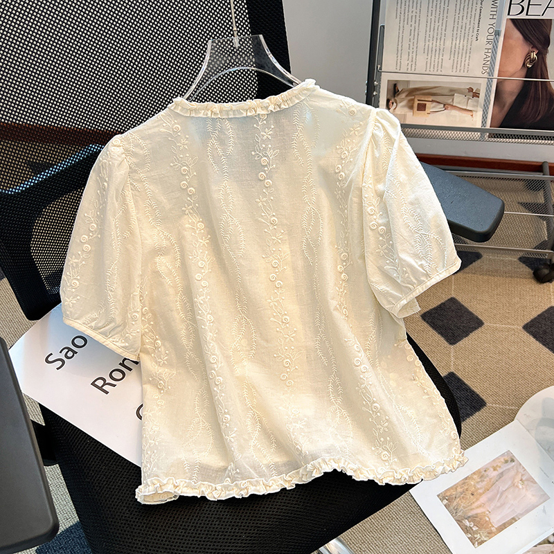 Show young Korean style short sleeve shirt