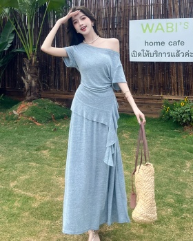 Horizontal collar niche tops irregular skirt a set