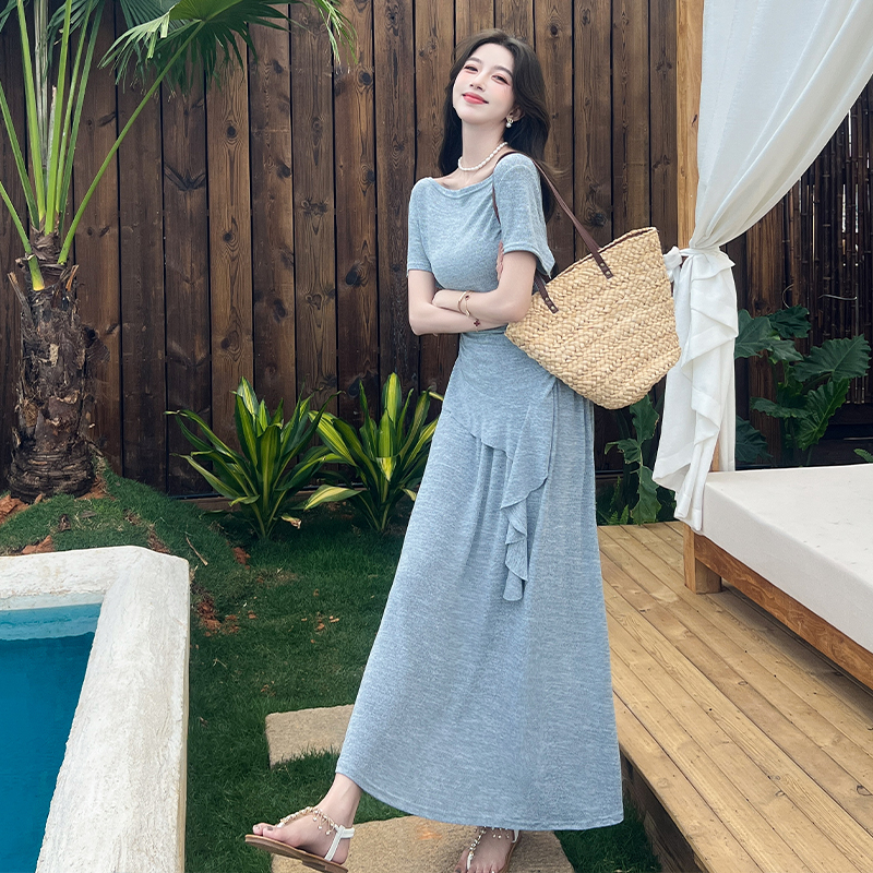 Horizontal collar niche tops irregular skirt a set