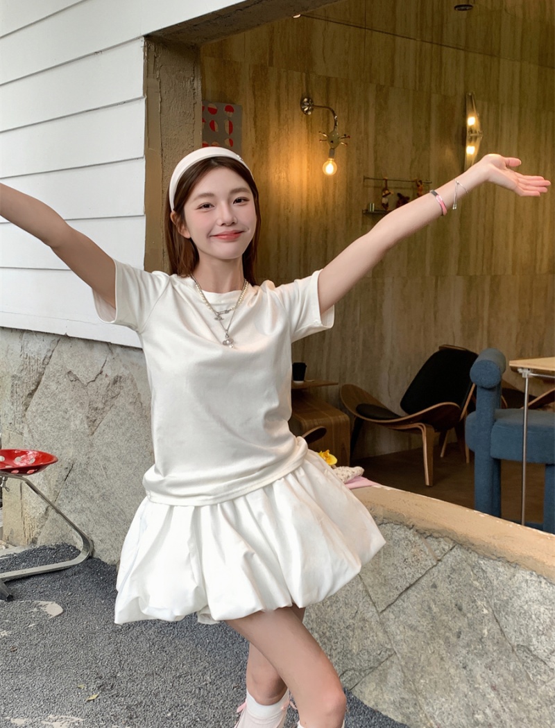 Round neck summer T-shirt slim white bud skirt 2pcs set