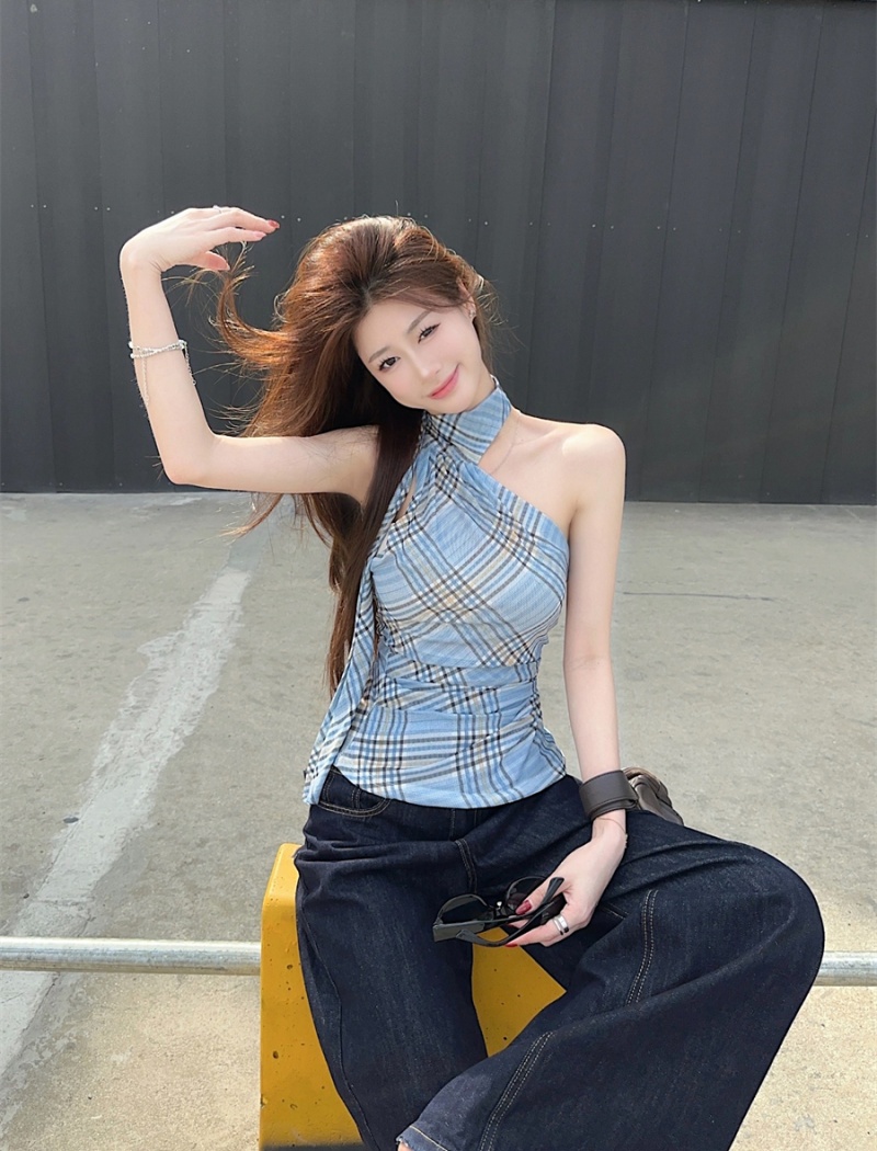 Halter spring and summer plaid vest wears outside blue tops