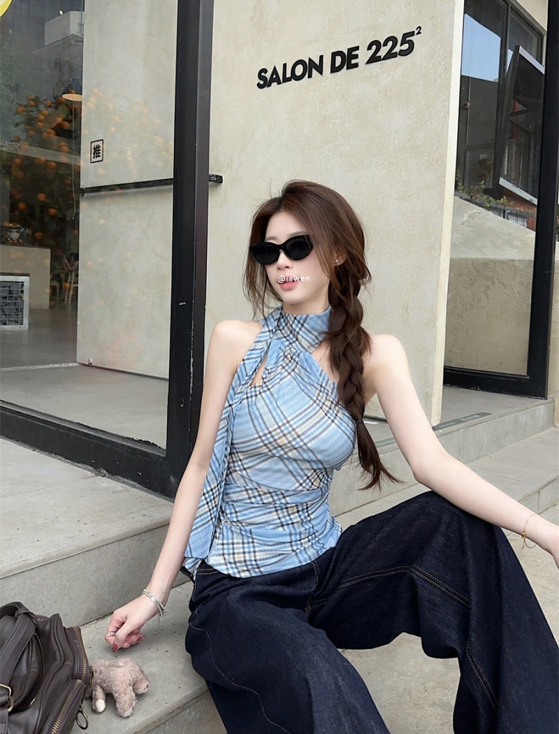 Halter spring and summer plaid vest wears outside blue tops