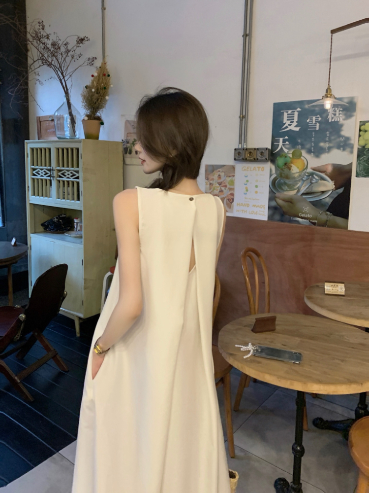 Pure round neck sleeveless dress back hollow sleeveless dress
