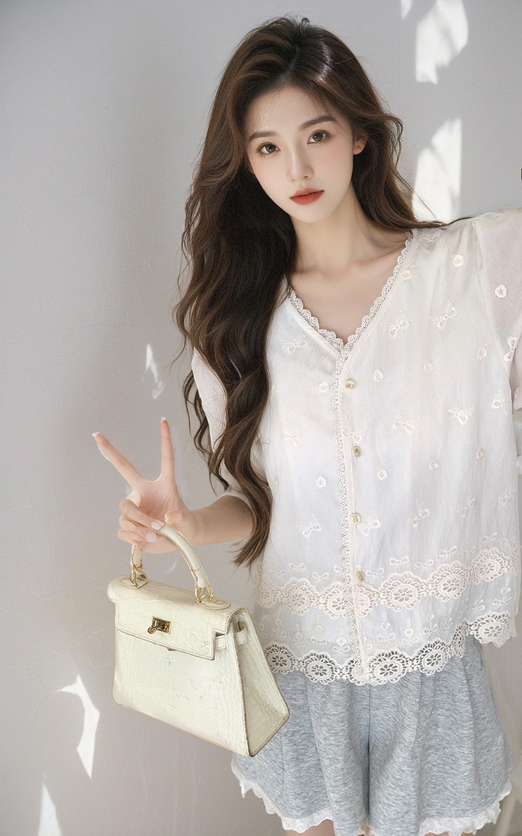 Embroidered short sleeve small shirt V-neck all-match tops