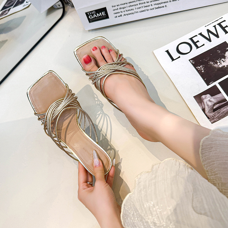 Fine-root fine band wears outside cross slippers