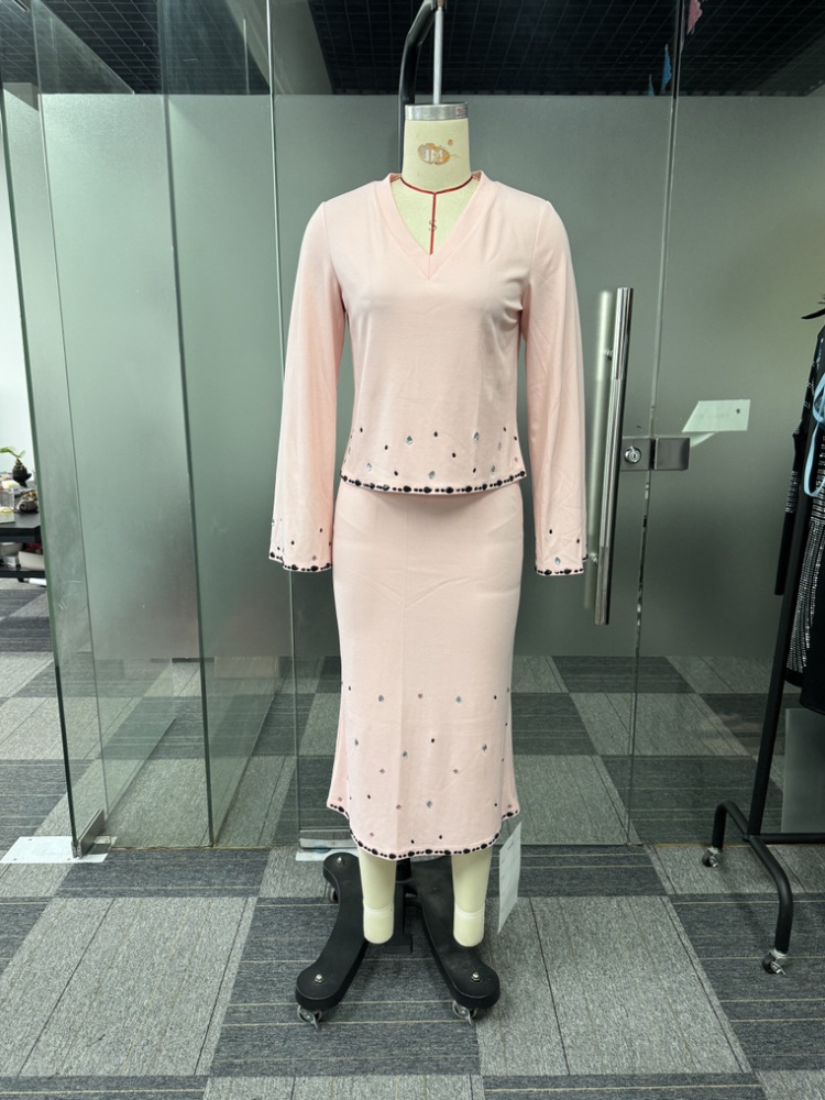 After the split package hip elegant V-neck skirt 2pcs set