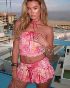 Sexy wrapped chest navel high waist short skirt a set