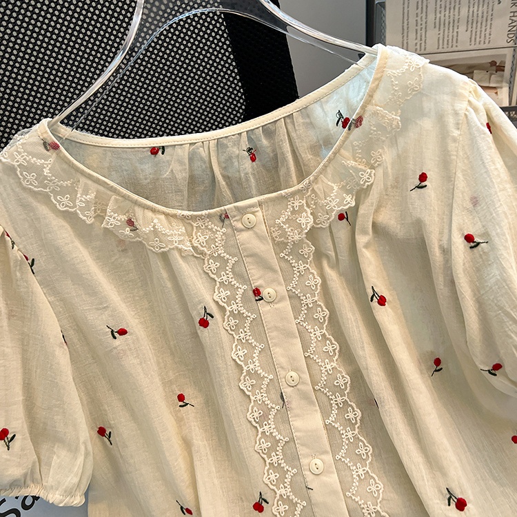 Sweet loose embroidery tops tender Korean style shirt for women