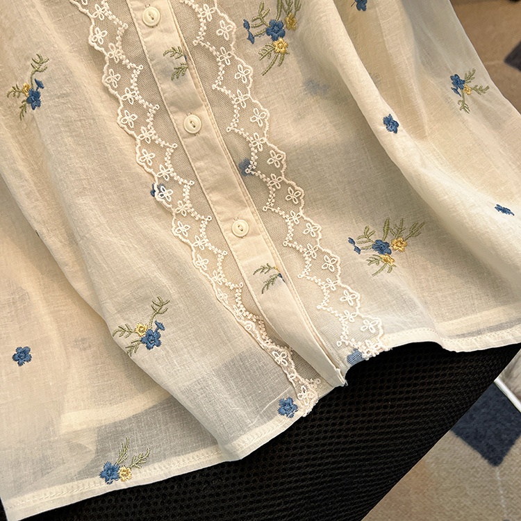 Sweet loose embroidery tops tender Korean style shirt for women