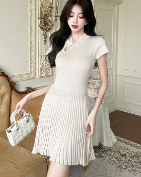 Chinese style pleated T-back knitted dress for women