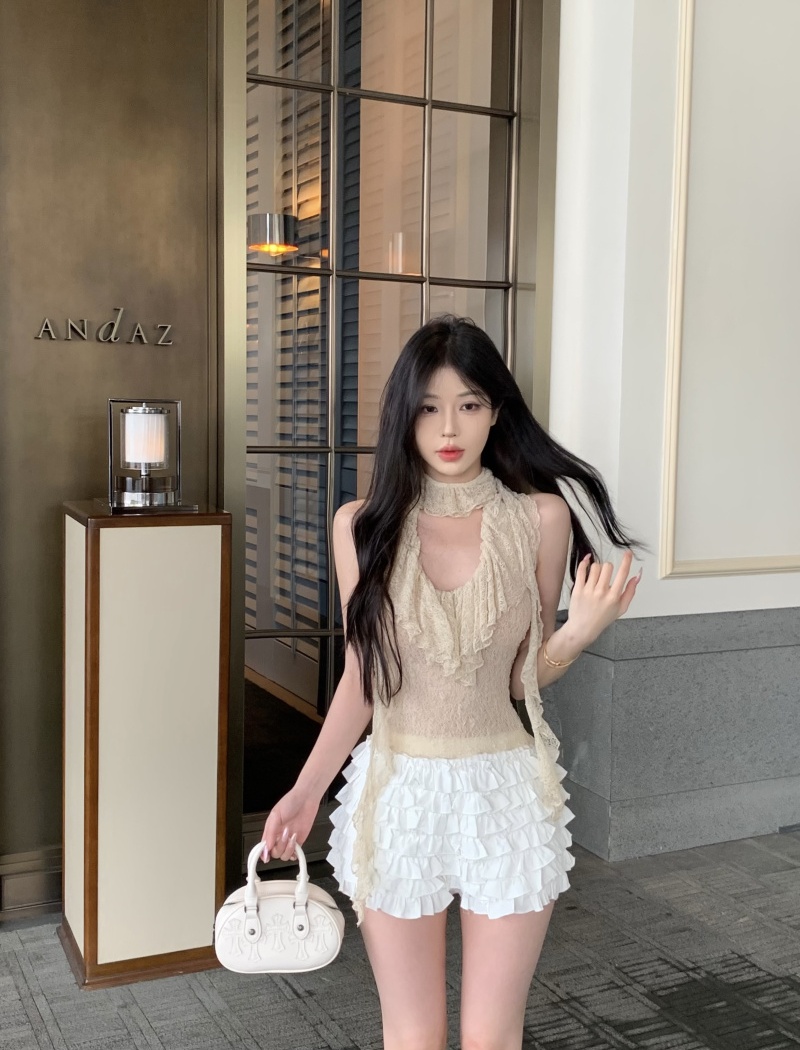 Splice halter niche lace tops