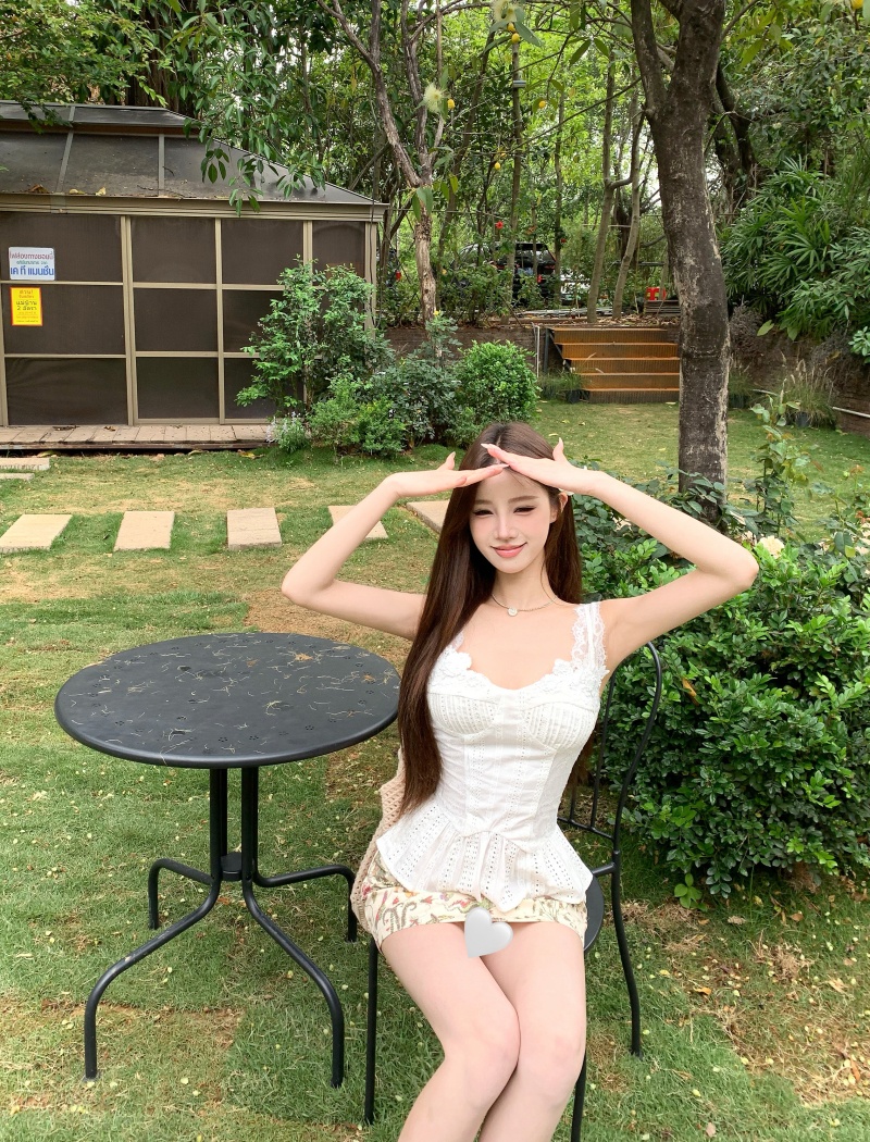 Enticement white tops retro lace vest a set for women